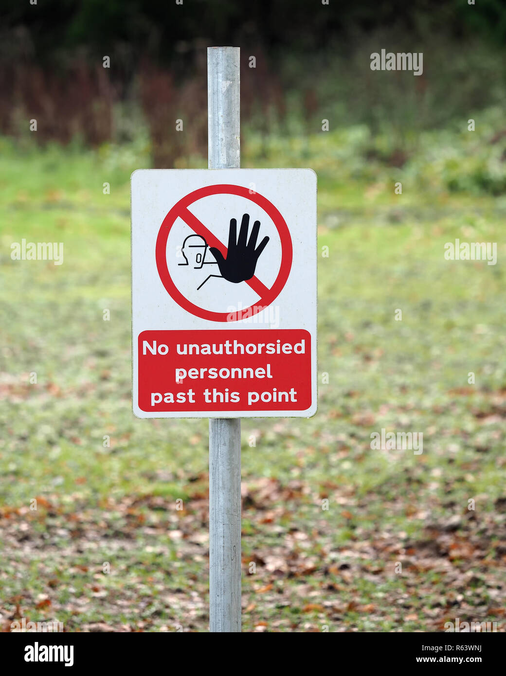No unauthorised personnel past this point warning sign Stock Photo