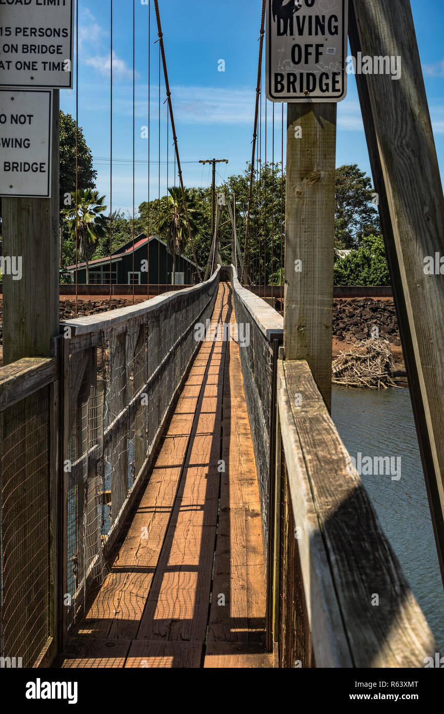 Swinging suspension bridge hires stock photography and images Alamy