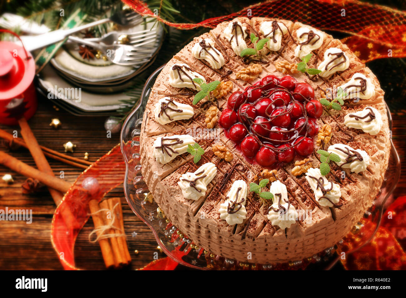 Family Eating Christmas Cake High Resolution Stock Photography And Images Alamy