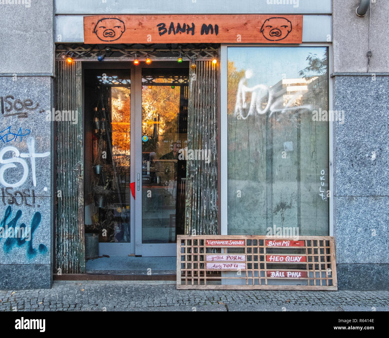 Berlin,Mitte, Max Beer strasse 50. Bahn Mi Vietnamese sandwich shop exterior Stock Photo