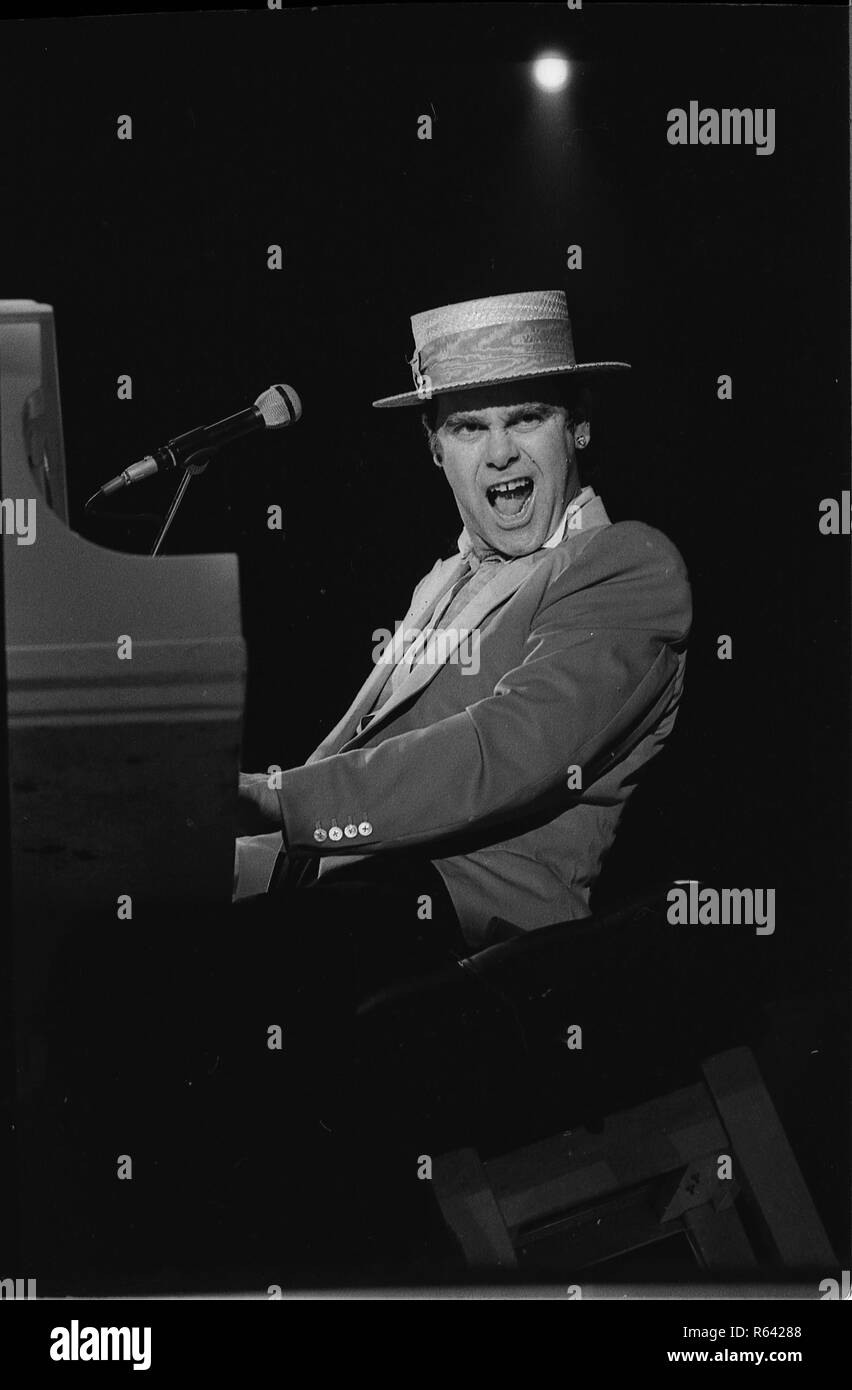 Elton John in concert at Birmingham Hippodrome. 21st April 1979 Stock Photo  - Alamy