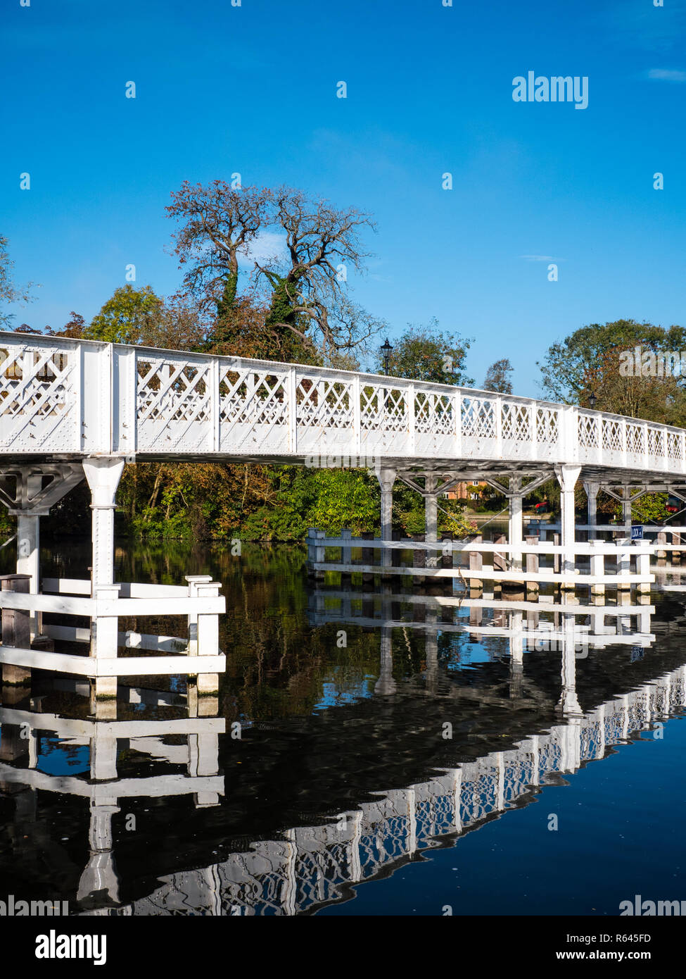 Early morning River Thames, Whitchurch Bridge, near Pangbourneon