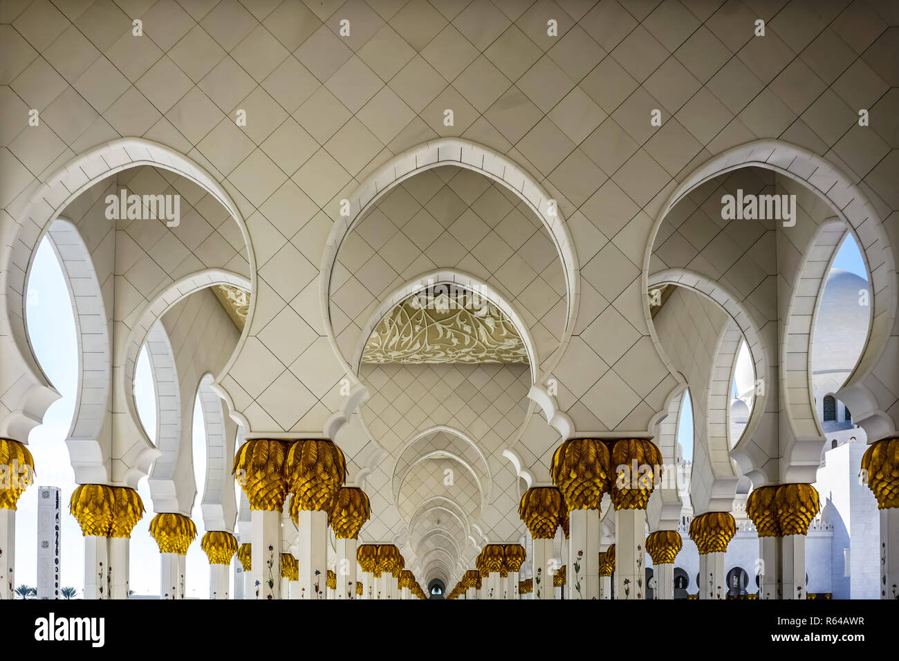 Abu Dhabi Sheikh Zayed Grand Mosque Passage Roof Leading Lines View