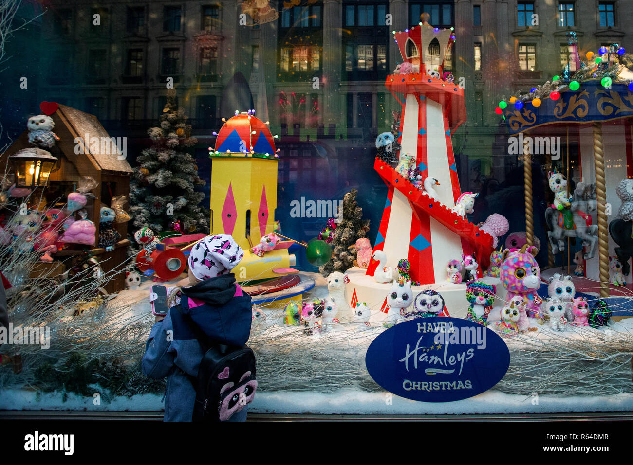 on January 28, 2013 In Hamleys,Hamleys Windows,Window Displays,Xmas - had  to pin thi…