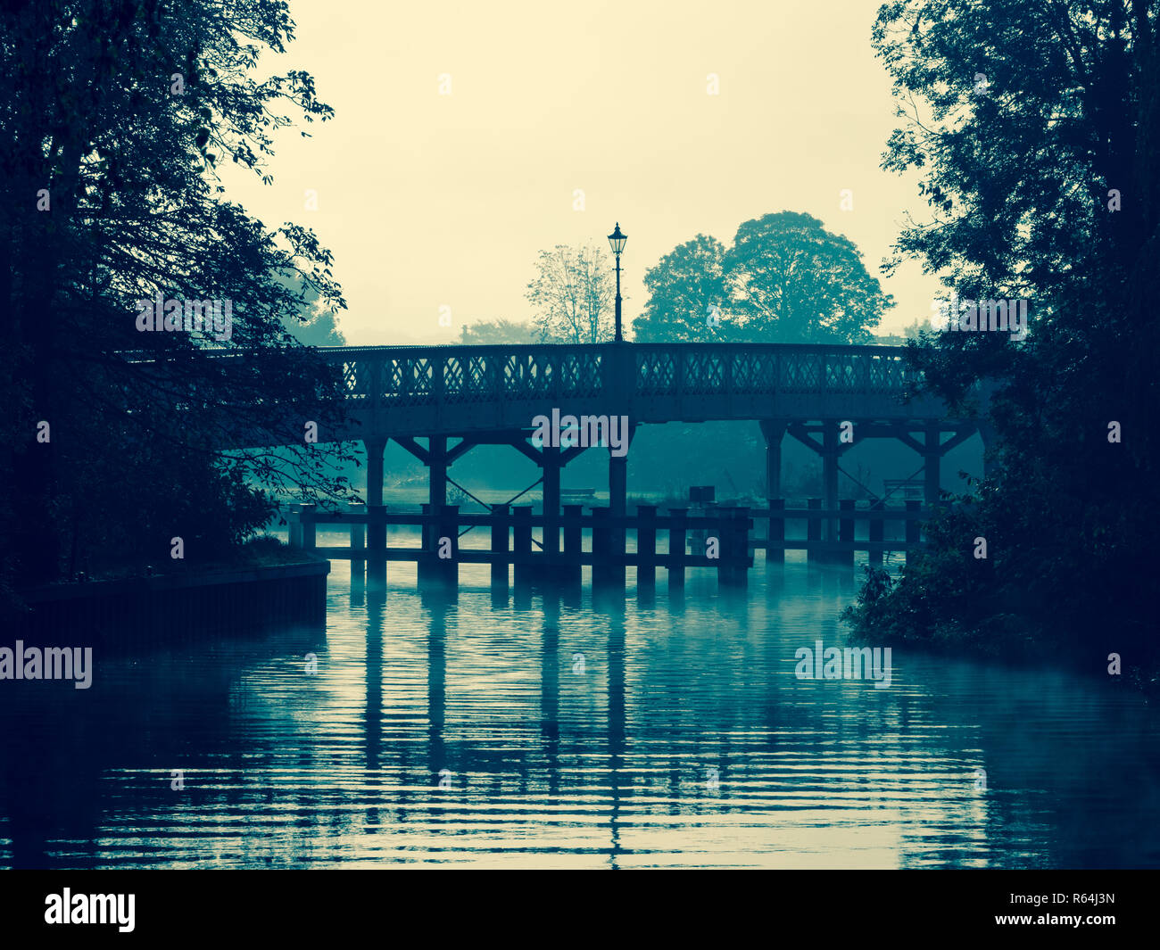 Early morning River Thames, Whitchurch Bridge, near Pangbourneon