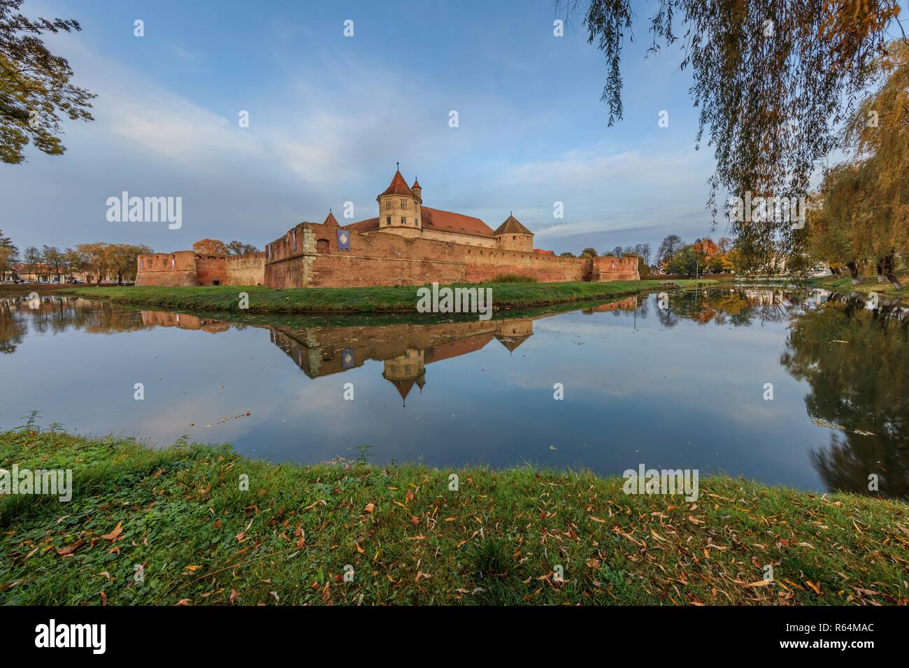 Castle chateau renaissance medieval fortress water castle reflection hi ...