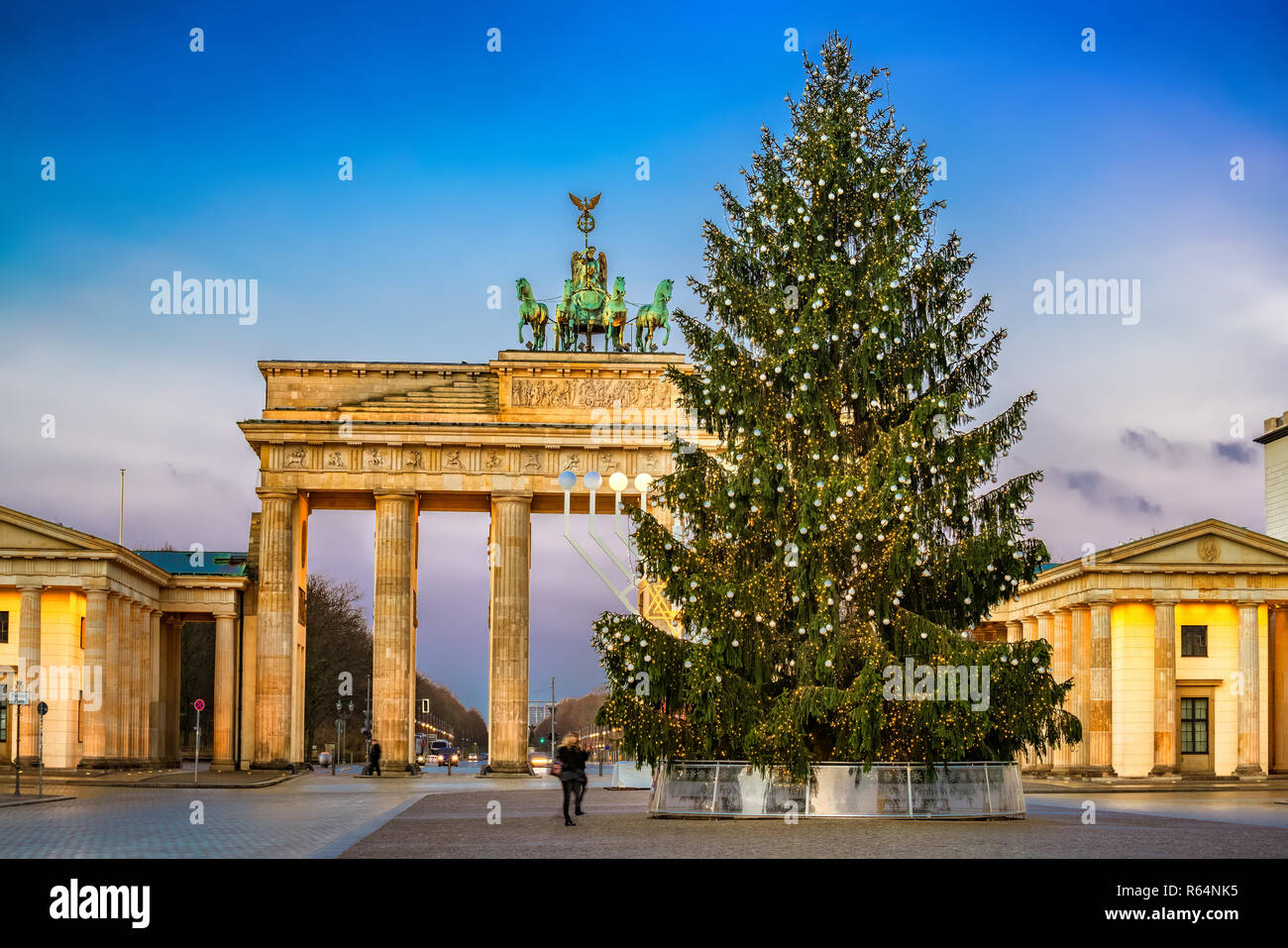 Brandenburg gate and christmas tree Stock Photo Alamy