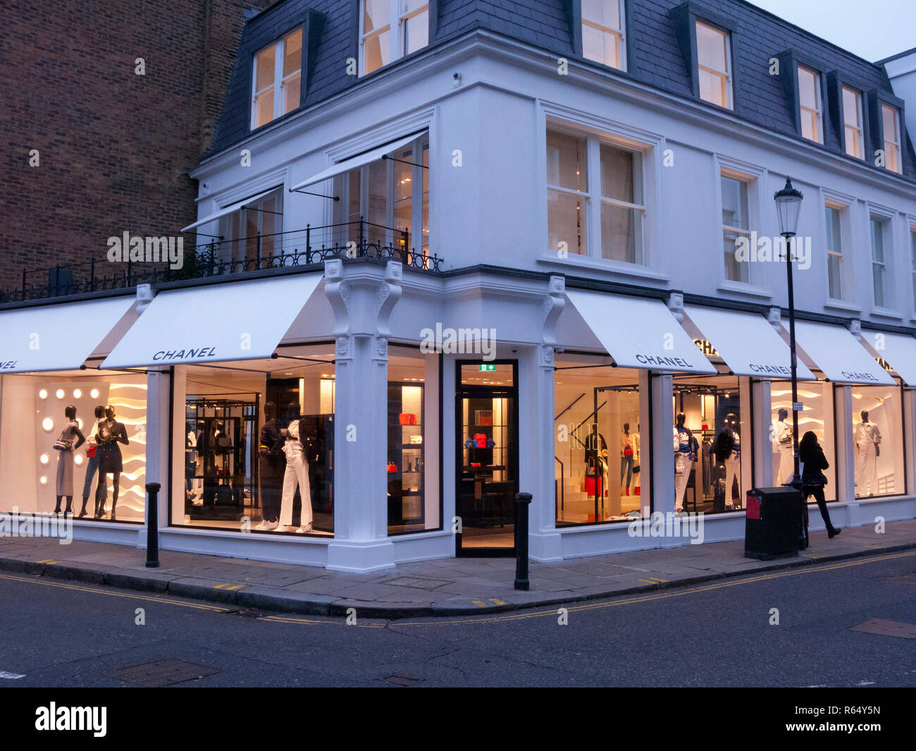 Chanel Store, Chelsea, London Stock Photo - Alamy