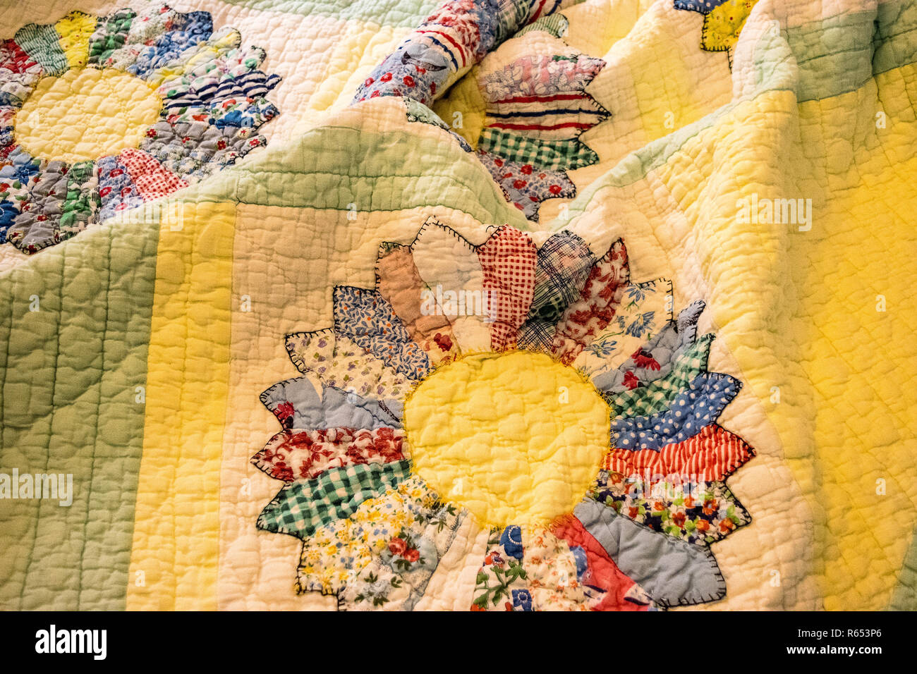Hand made quilts hires stock photography and images Alamy