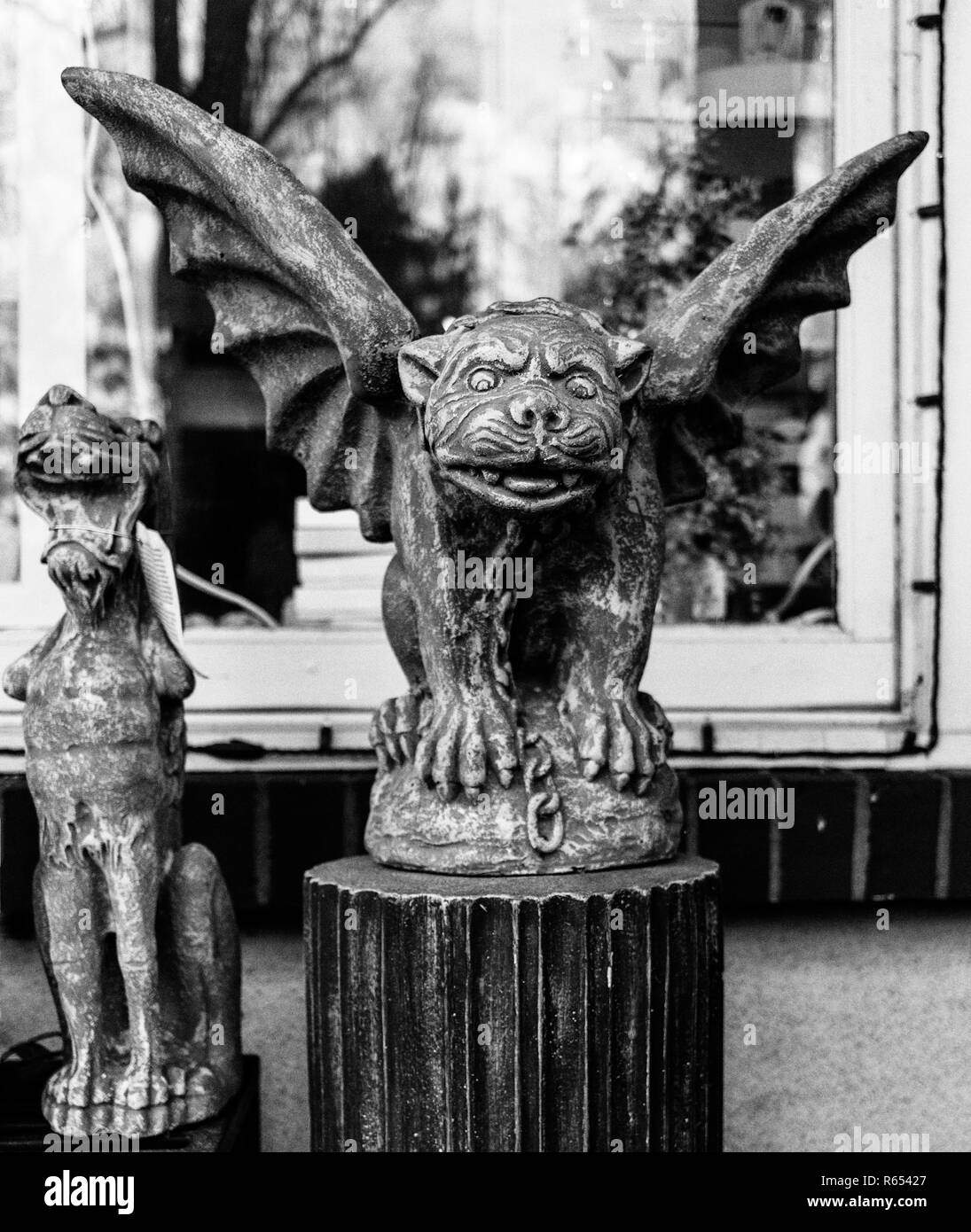 Miniature gargoyles hires stock photography and images Alamy