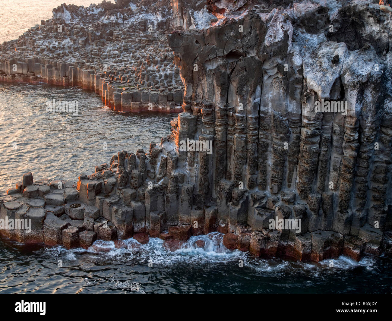 jeju daepo jusangjeoli cliff Stock Photo Alamy