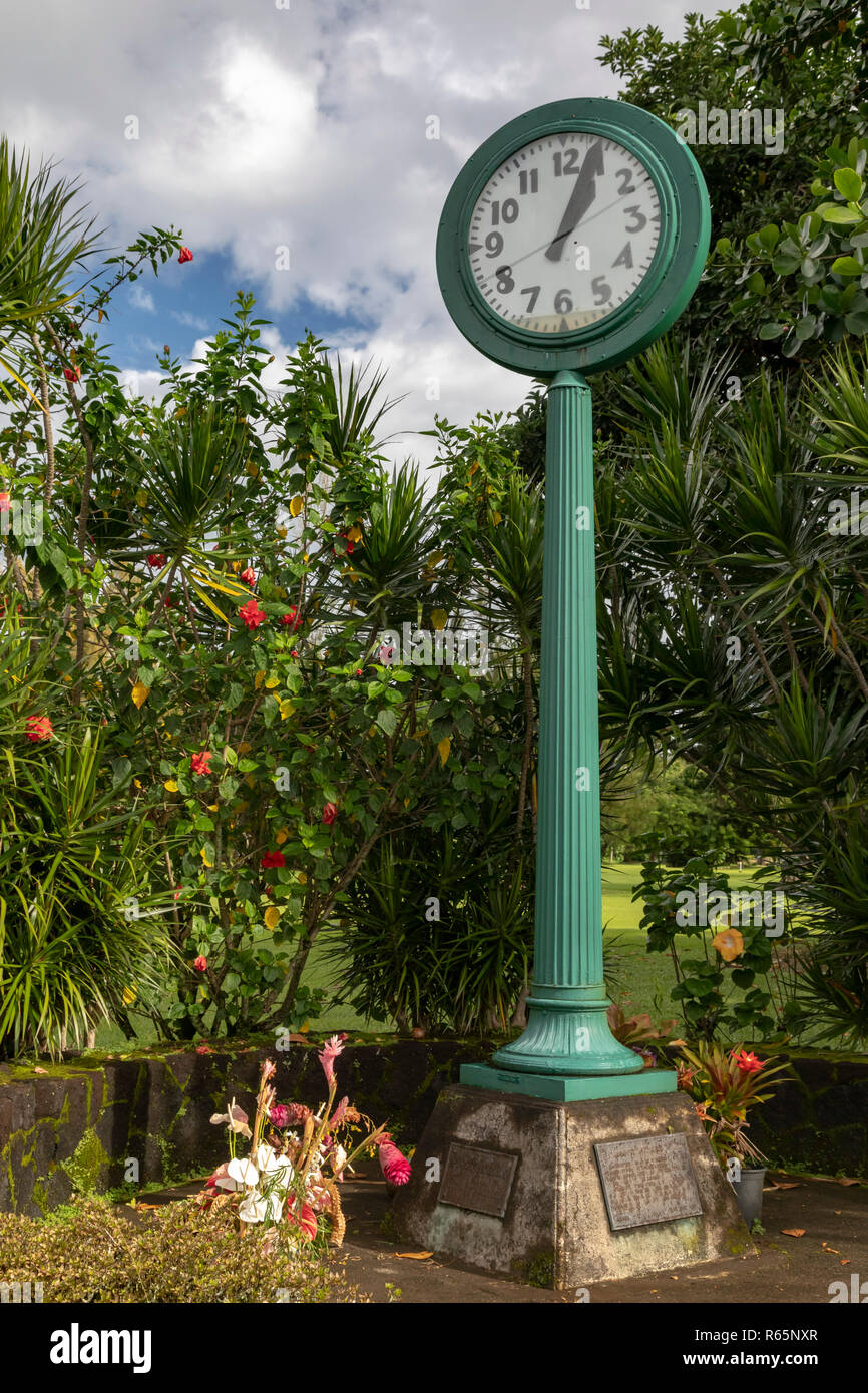 Hilo, Hawaii - The Tsunami Clock of Doom near Hilo Bay. The clock stopped at 1:04 am on May 23, 1960, when a 35-foot tsunami hit Hilo, killing 61 peop Stock Photo