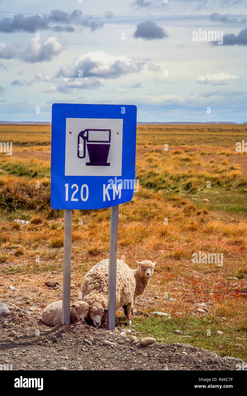 Sign in the middle of nowhere Stock Photo - Alamy