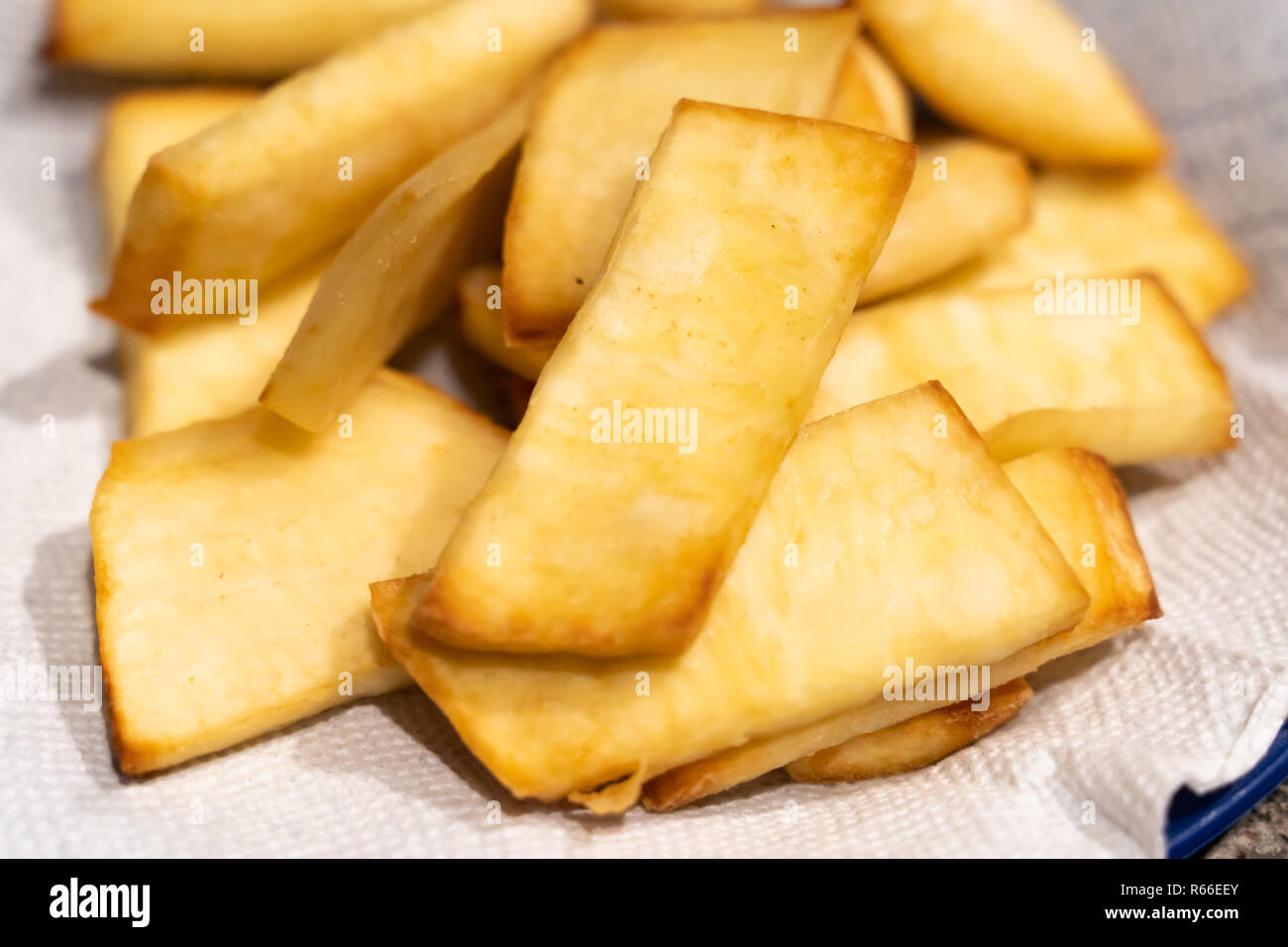 Fried yam nigeria hires stock photography and images Alamy