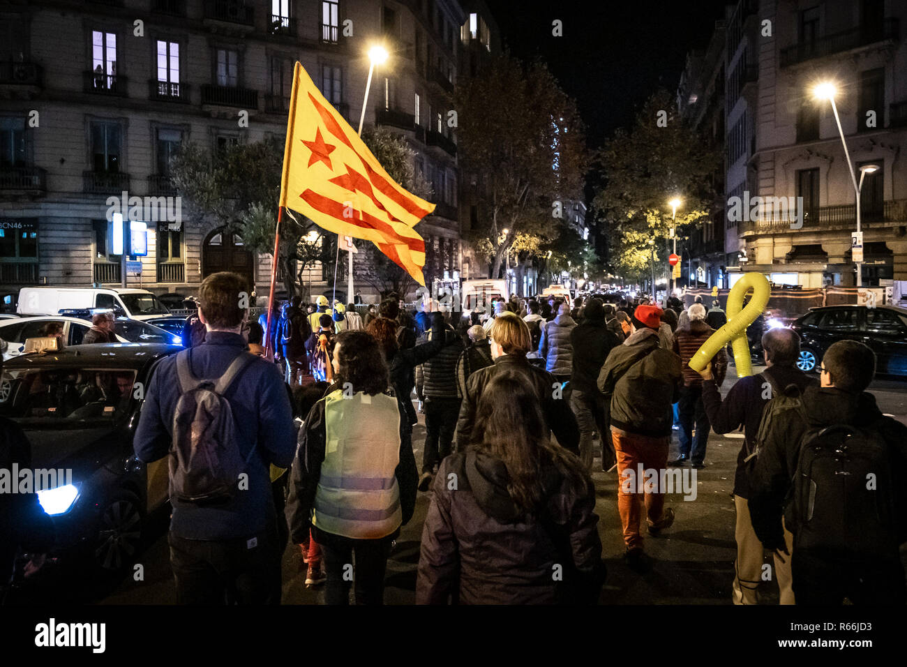 Pro Catalonia independence demonstrators seen blocking traffics during the demonstration. Demonstrators took to the street of Barcelona in solidarity with the four political prisoners (Joaquín Form, Jordi Sànchez, Josep Rull and Jordi Turull) in prison who have begun an indefinite hunger strike. Stock Photo