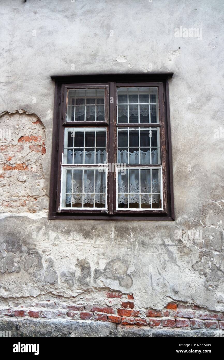 lattice window in old wall Stock Photo - Alamy