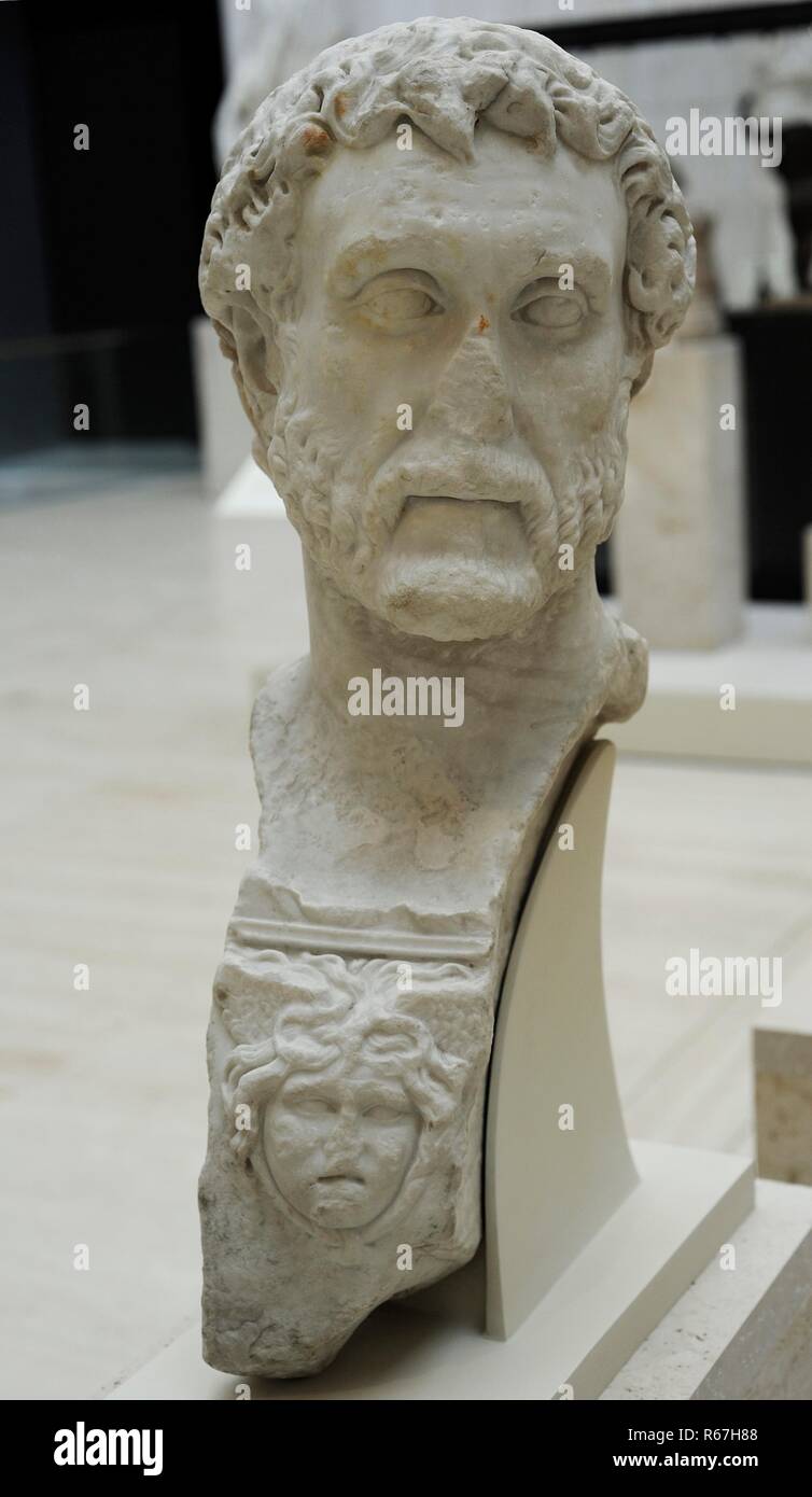 Antonino Pío (Tito Aurelio Fulvo Boyonio Arrio Antonino) (86-161). Emperador romano. Dinastía Antonina. Busto en mármol. Años 138-149. Procedente de Puente Genil (provincia de Córdoba, Andalucía). Museo Arqueológico Nacional. Madrid. España. Stock Photo