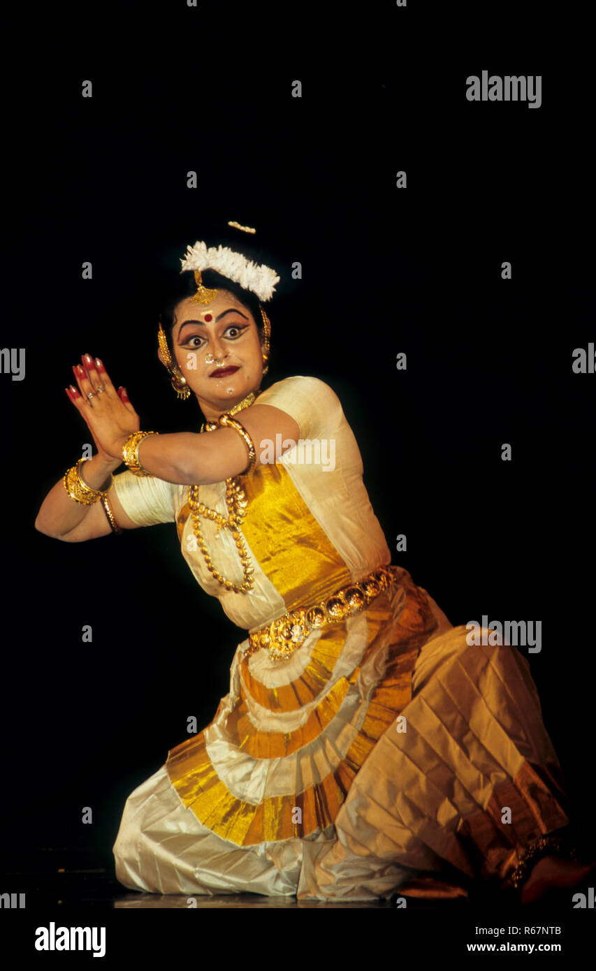 Mohiniattam, woman performing classical dance of india MR.No.697 Stock Photo