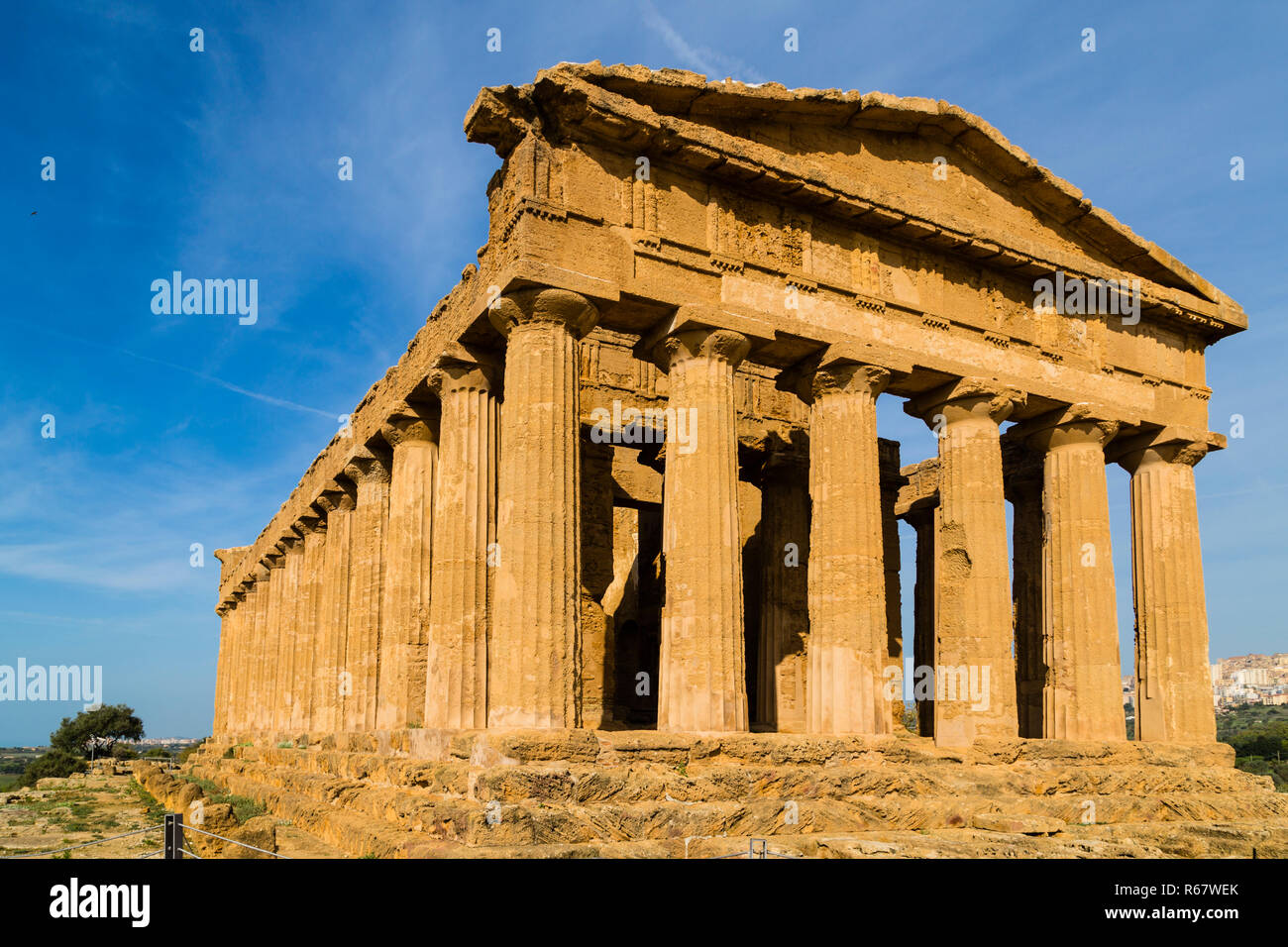 Temple of Concordia, Valle dei Templi, Agrigento, Sicily, Italy Stock Photo