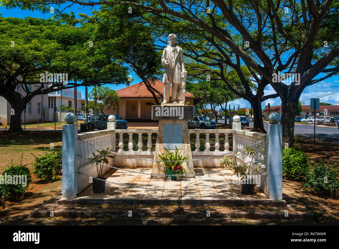 Captain James Cook statue in Lihue park on the island of Kauai, Hawaii, USA Stock Photo