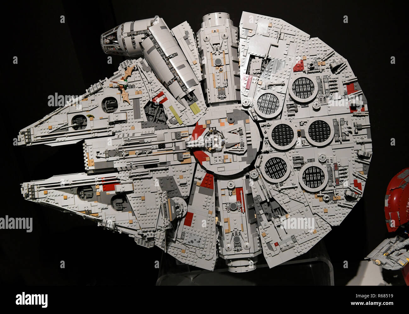 04 December 2018, Lower Saxony, Celle: The Bomann-Museum Celle presents  spaceship worlds made of Lego bricks with the exhibition focus on "Star Wars".  Around one thousand models have been built on over