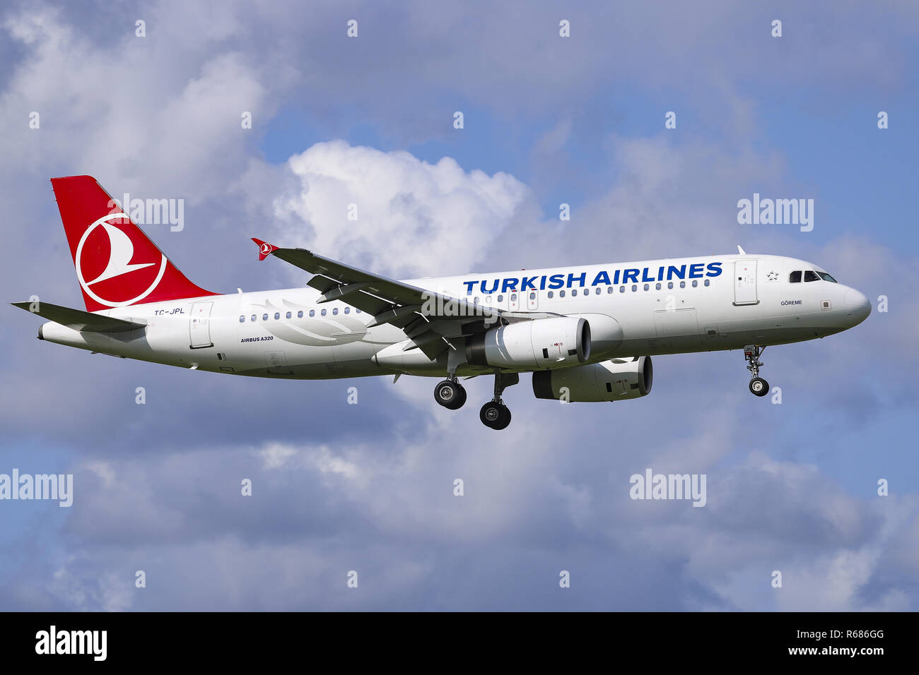 Netherlands. 30th Aug, 2018. Turkish Airlines Airbus A320-200 seen landing at the Amsterdam Schiphol International Airport in the Netherlands during a sunny day. The aircraft is an Airbus A320-232, equipped with two V2500 engines, with registration TC-JPL and airplane name Goreme. Turkish Airlines TK connects Amsterdam AMS/EHAM to Istanbul AtatÃ¼rk IST/LTBA airport and Istanbul Sabiha GÃ¶kçen SAW/LTFJ in Turkey. Credit: Nicolas Economou/SOPA Images/ZUMA Wire/Alamy Live News Stock Photo