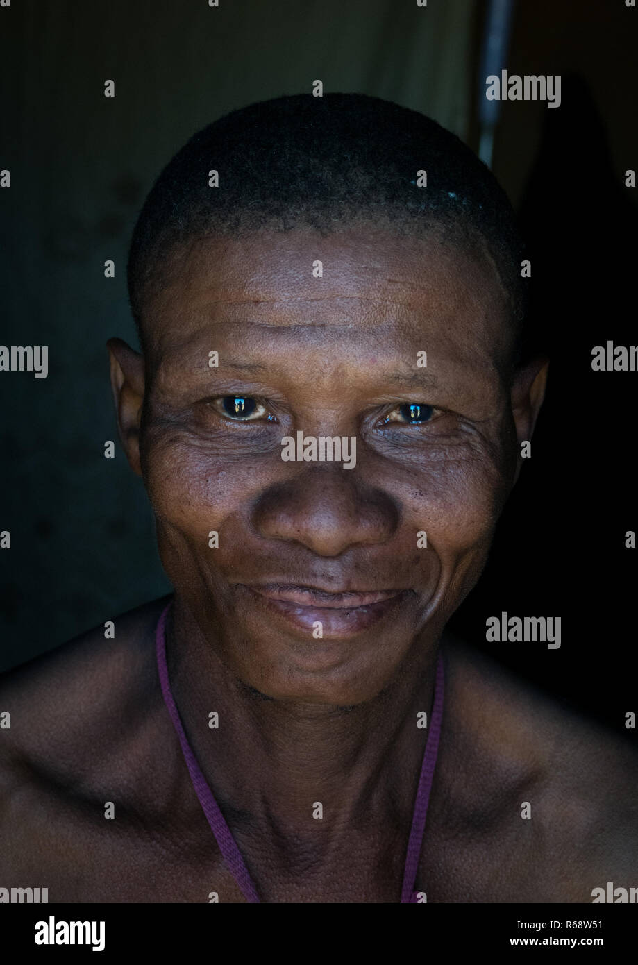 Bushman tribe (San) man portrait, Huila Province, Chibia, Angola Stock ...