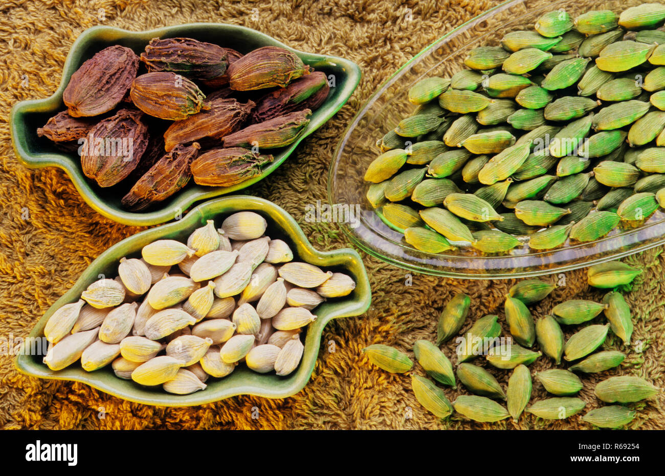 Cardemon Pod Cardamom pod, cardamon pod, cardamum pod, Elettaria cardamomum Stock ...