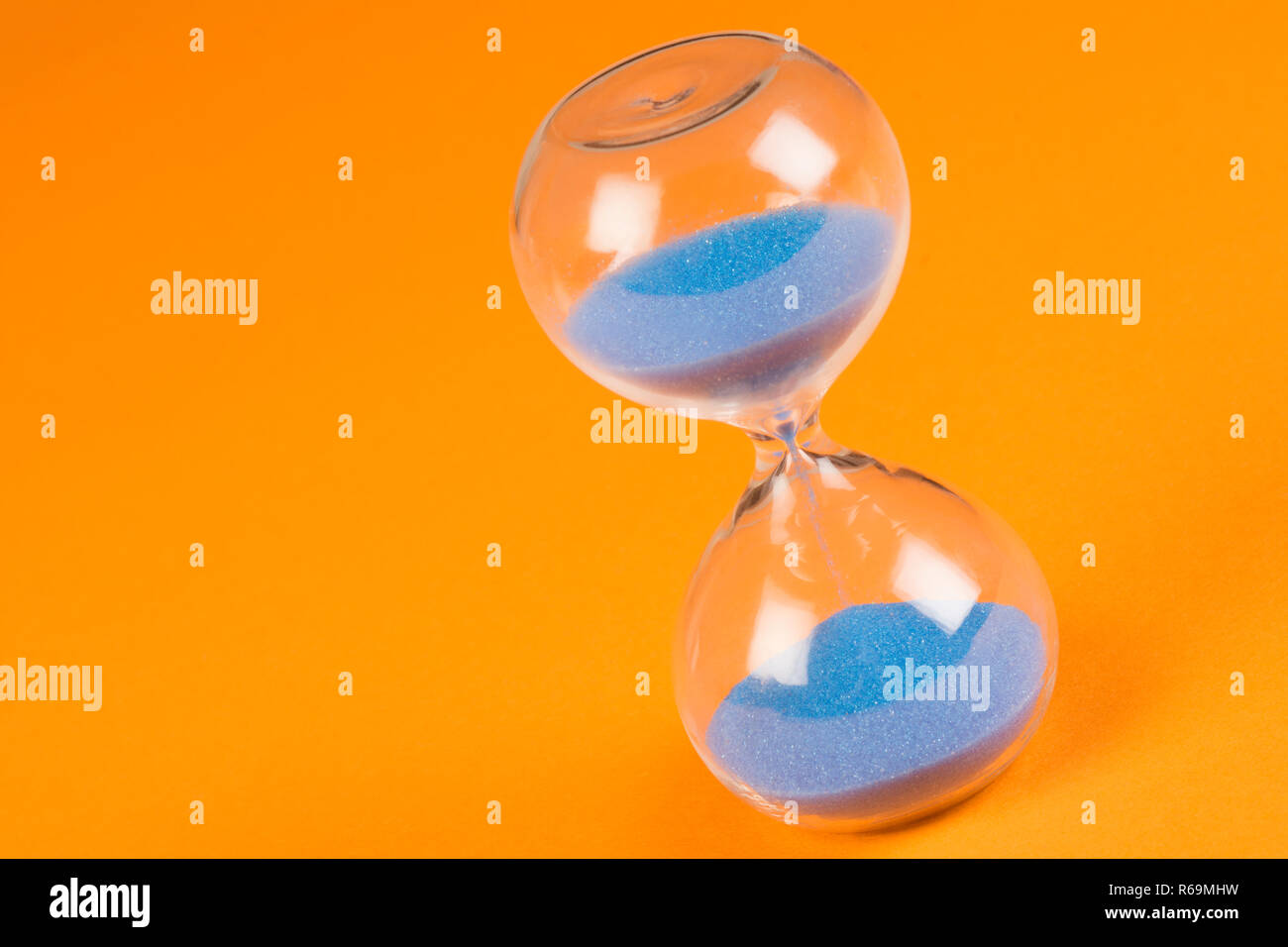 blue sand clock hourglass Stock Photo Alamy