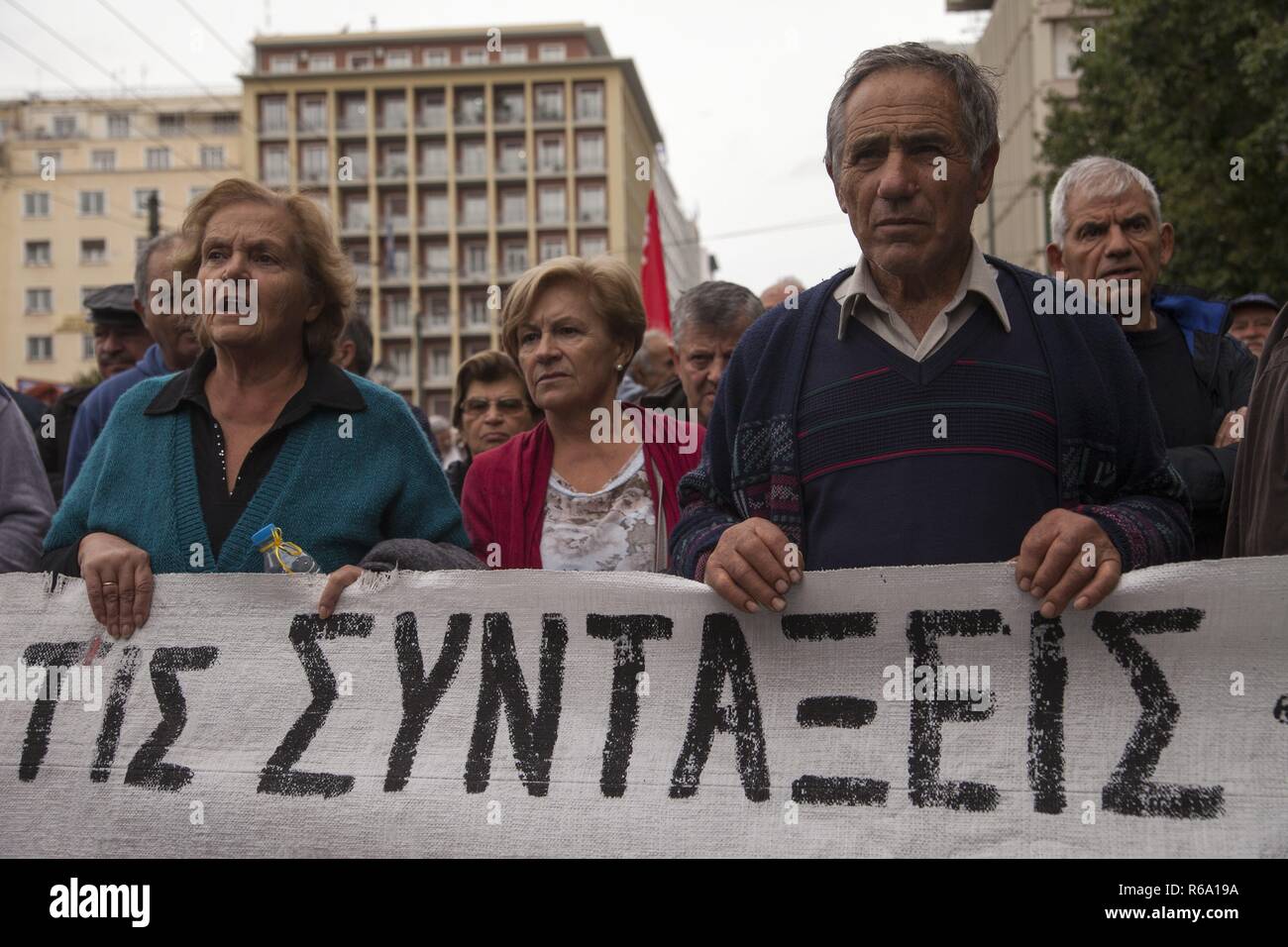 Greek pensioners during protest against planned cut in pension payments beginning 2019. Banner 'The Pension'. 20.11.2018 | usage worldwide Stock Photo