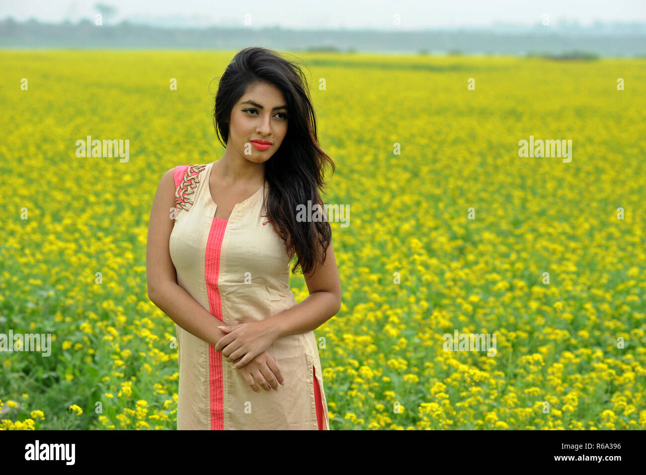 Simple Girl Village Bangladesh Stock Photo 2332334583