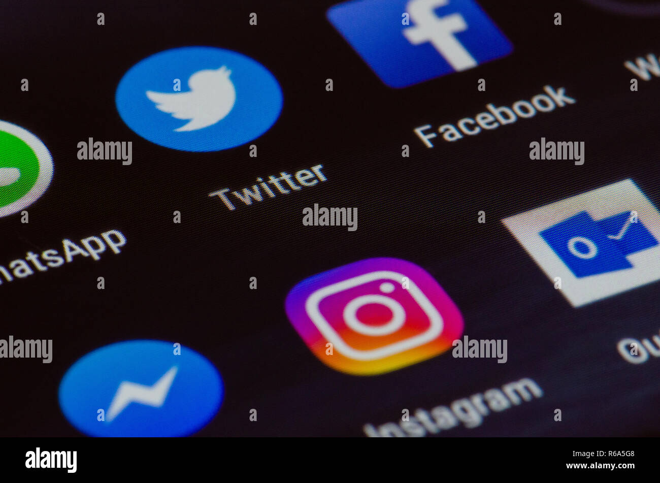 Facebook twitter instagram logo hi-res stock photography and images - Alamy