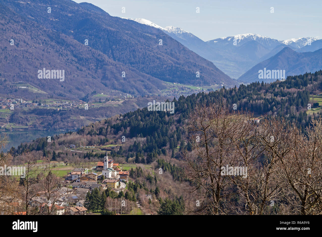 91 5000 View From The Altopiano Della Vigolana To The Small Town Of Caldonazzo And The Lake Of The Same Name Stock Photo