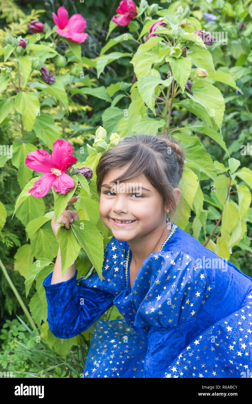 Portrait of little girl outdoors Stock Photo - Alamy