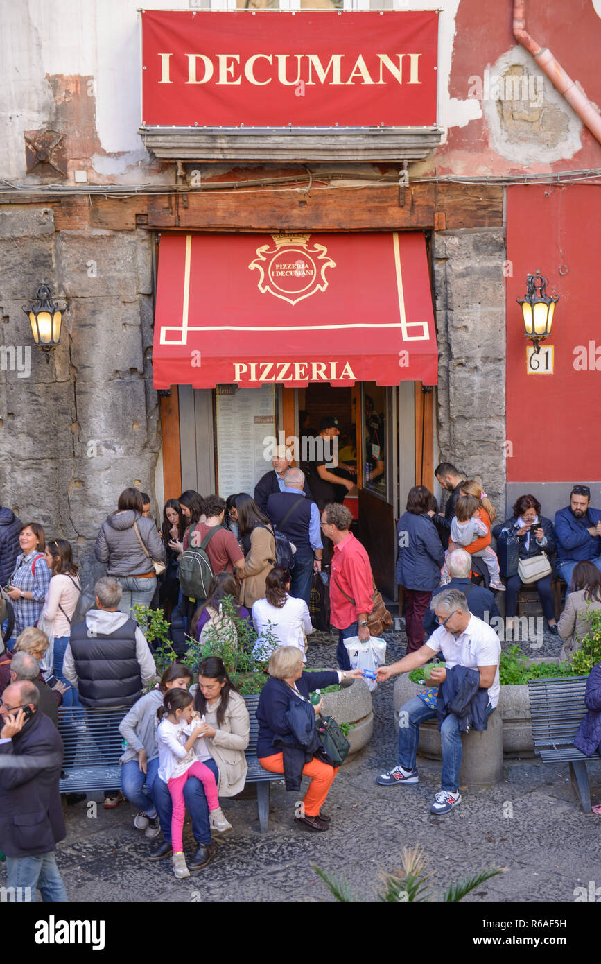 Pizzeria City Naples View Stock Photo by ©elvirkin 563077894