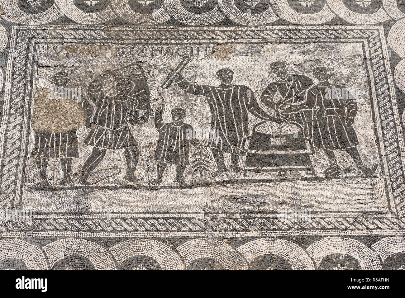 Rome. Italy. Ostia Antica. Aula dei Mensores (The Hall of the Grain Measurers), mosaic paving depicting grain measurers (mensores frumentarii) at work Stock Photo