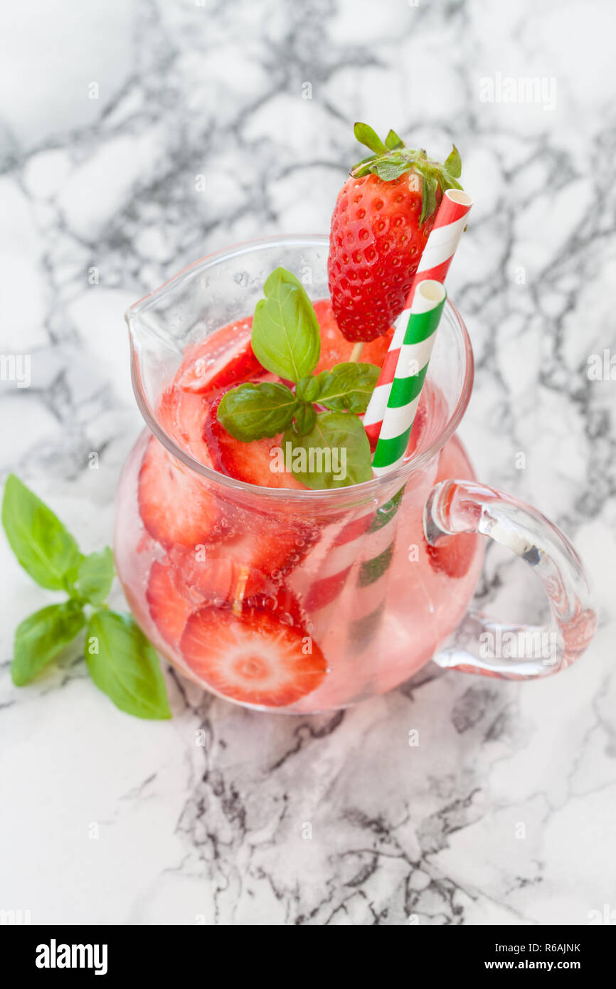 Punsch punch hi-res stock photography and images - Alamy