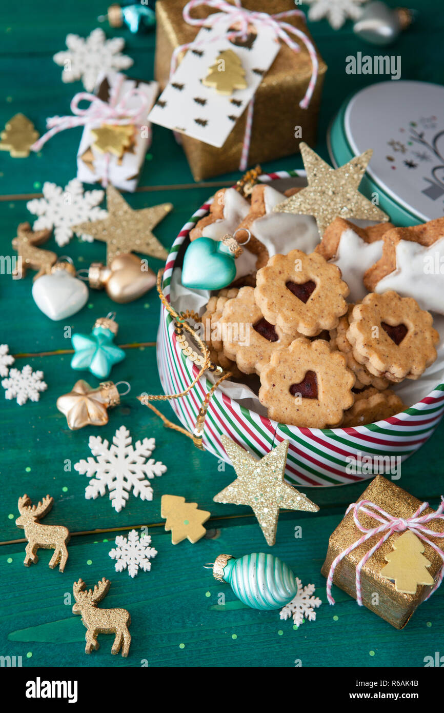 Cookie Jar With Christmas Cookies Stock Photo Alamy