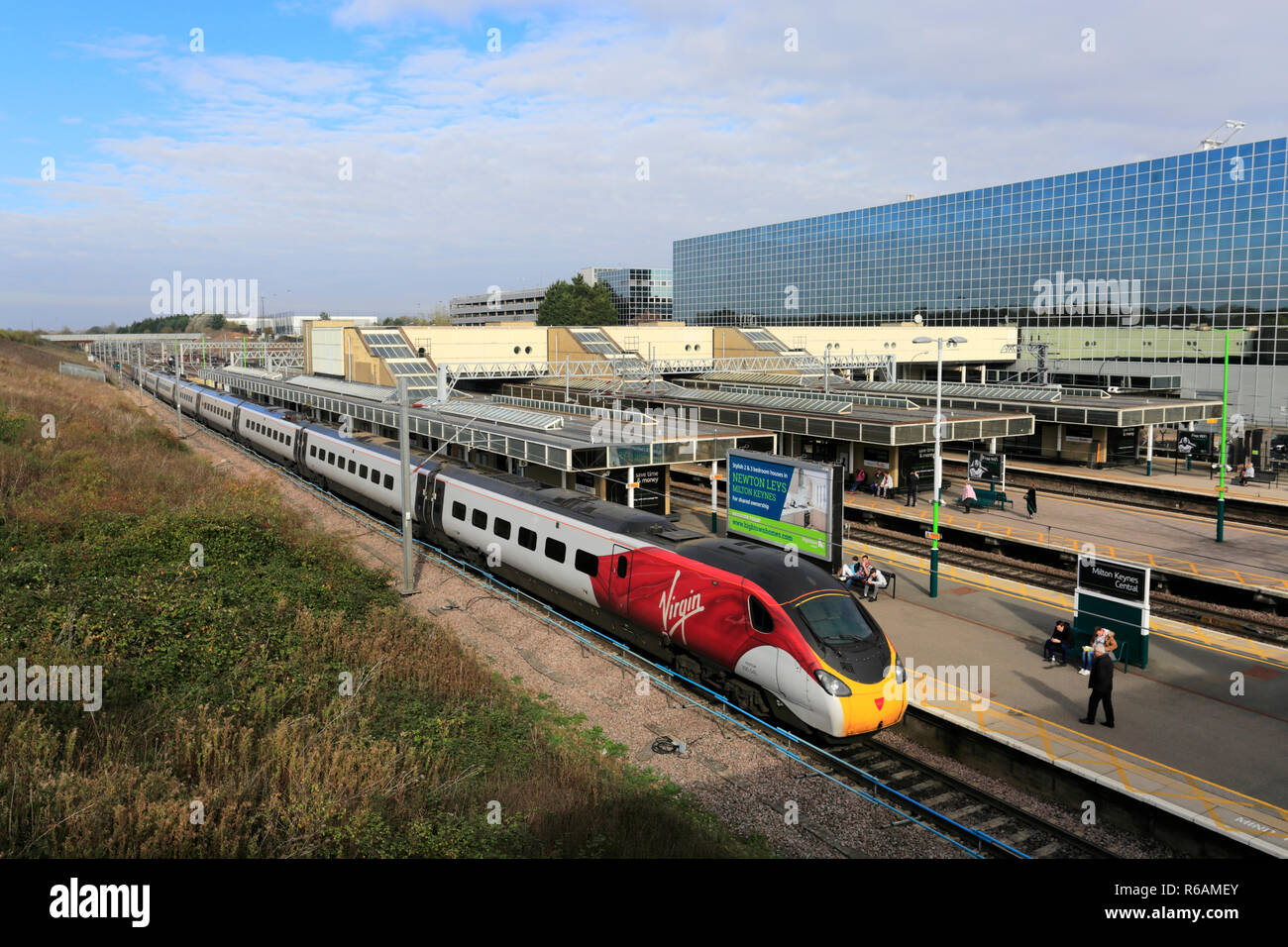 Virgin Pendalino trains at Milton Keynes railway station, Buckinghamshire, England; UK Stock Photo