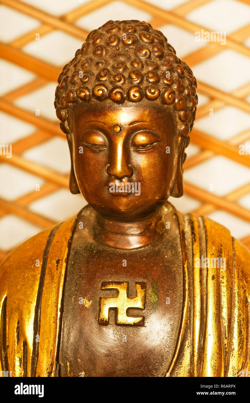 China taoism woman hi-res stock photography and images - Alamy