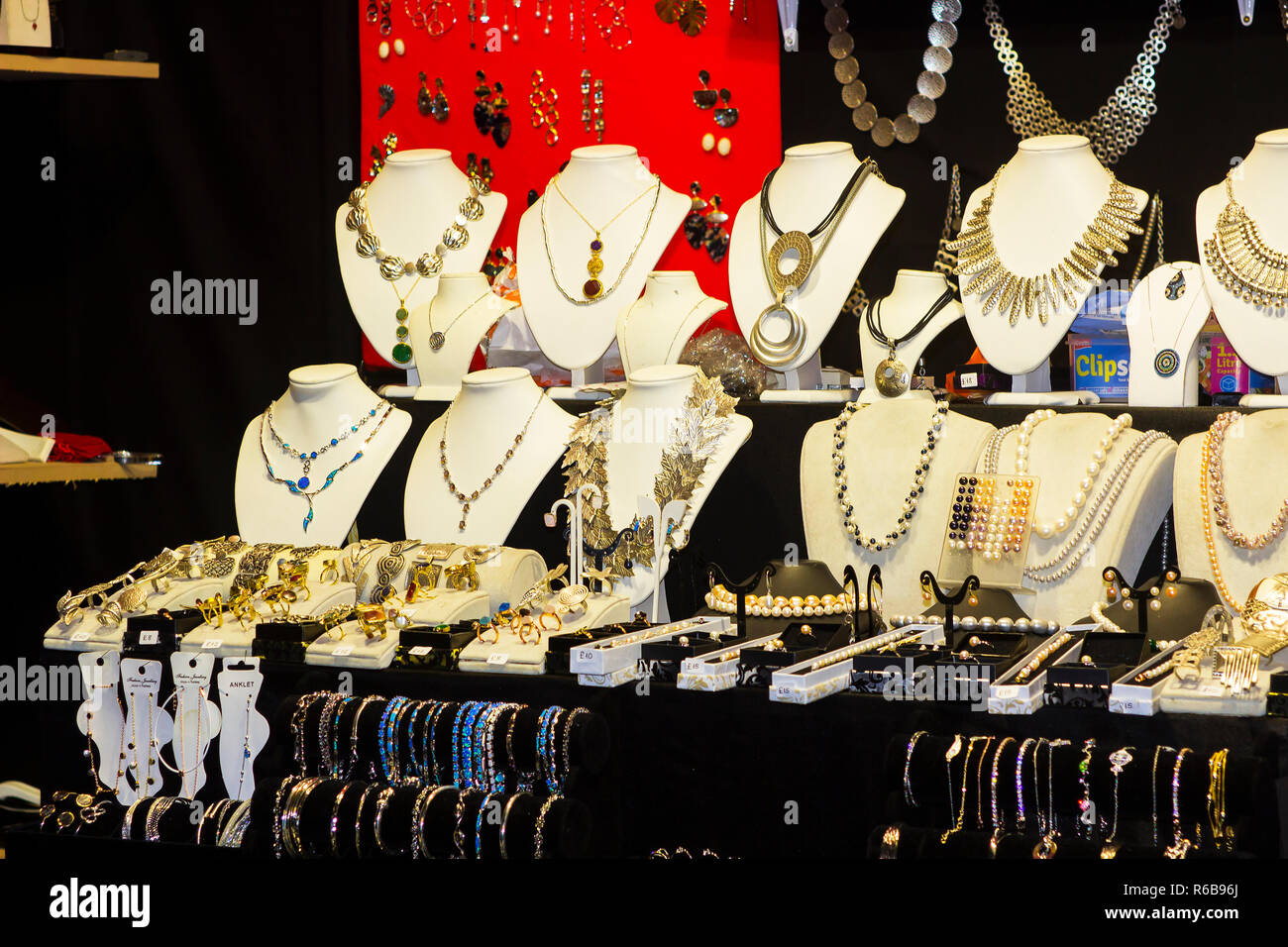 Black Velvet Necklace Chain Pendant Display Jewelry Organizer Stand Holder RF 