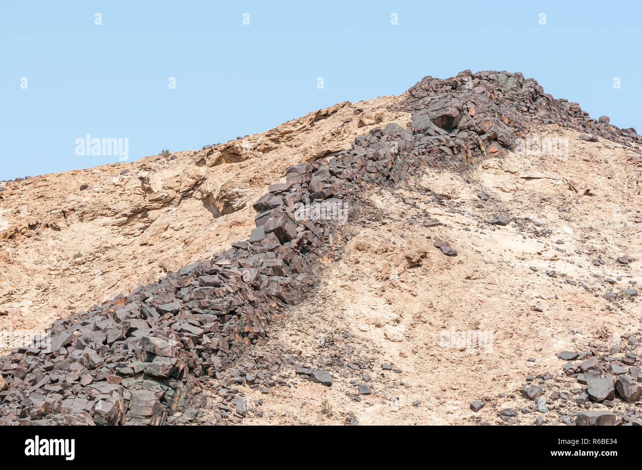 dolerite dyke, igneous rocks, Welwitschia drive Stock Photo
