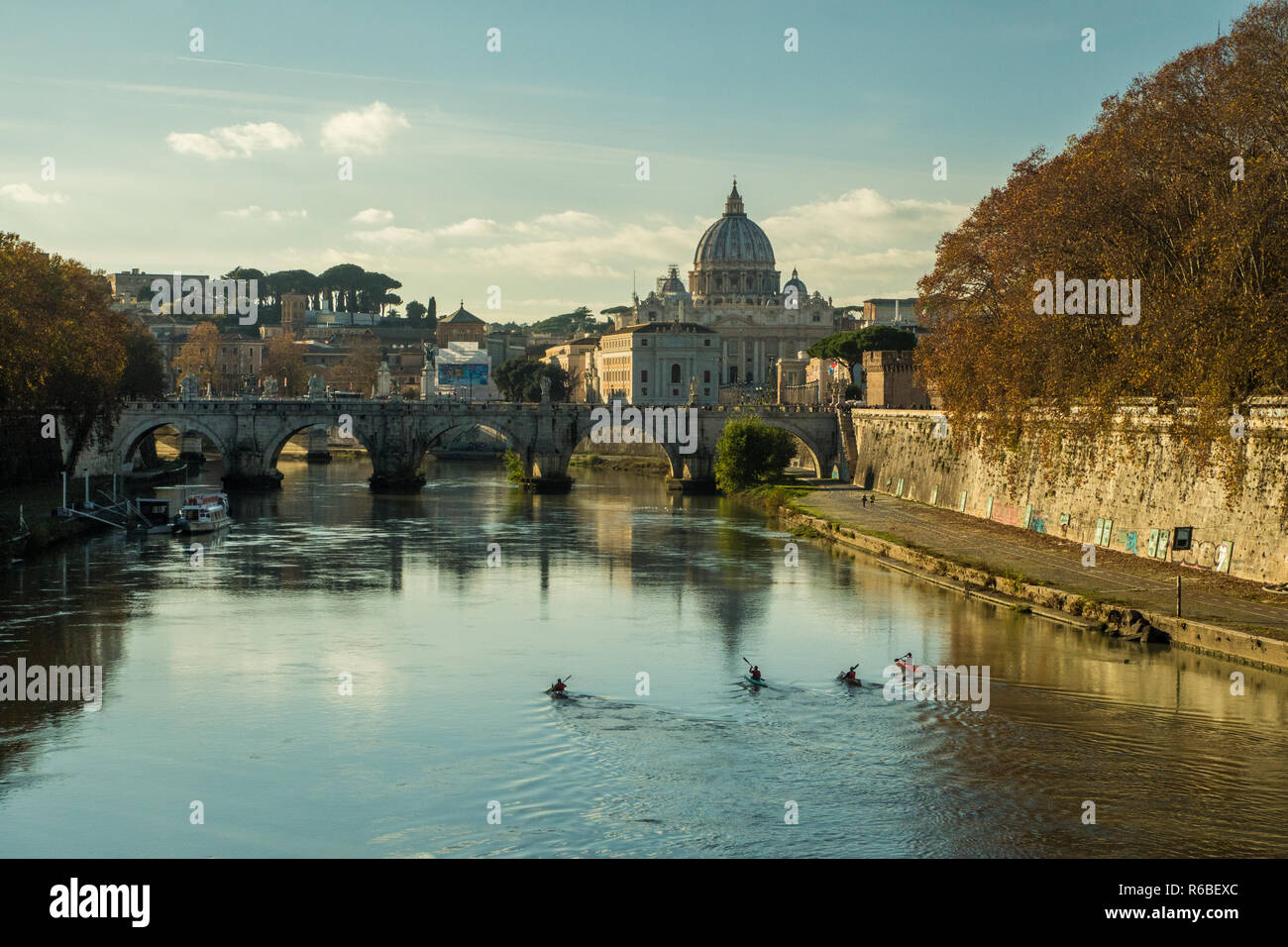 St peters and river tiber hires stock photography and images Alamy