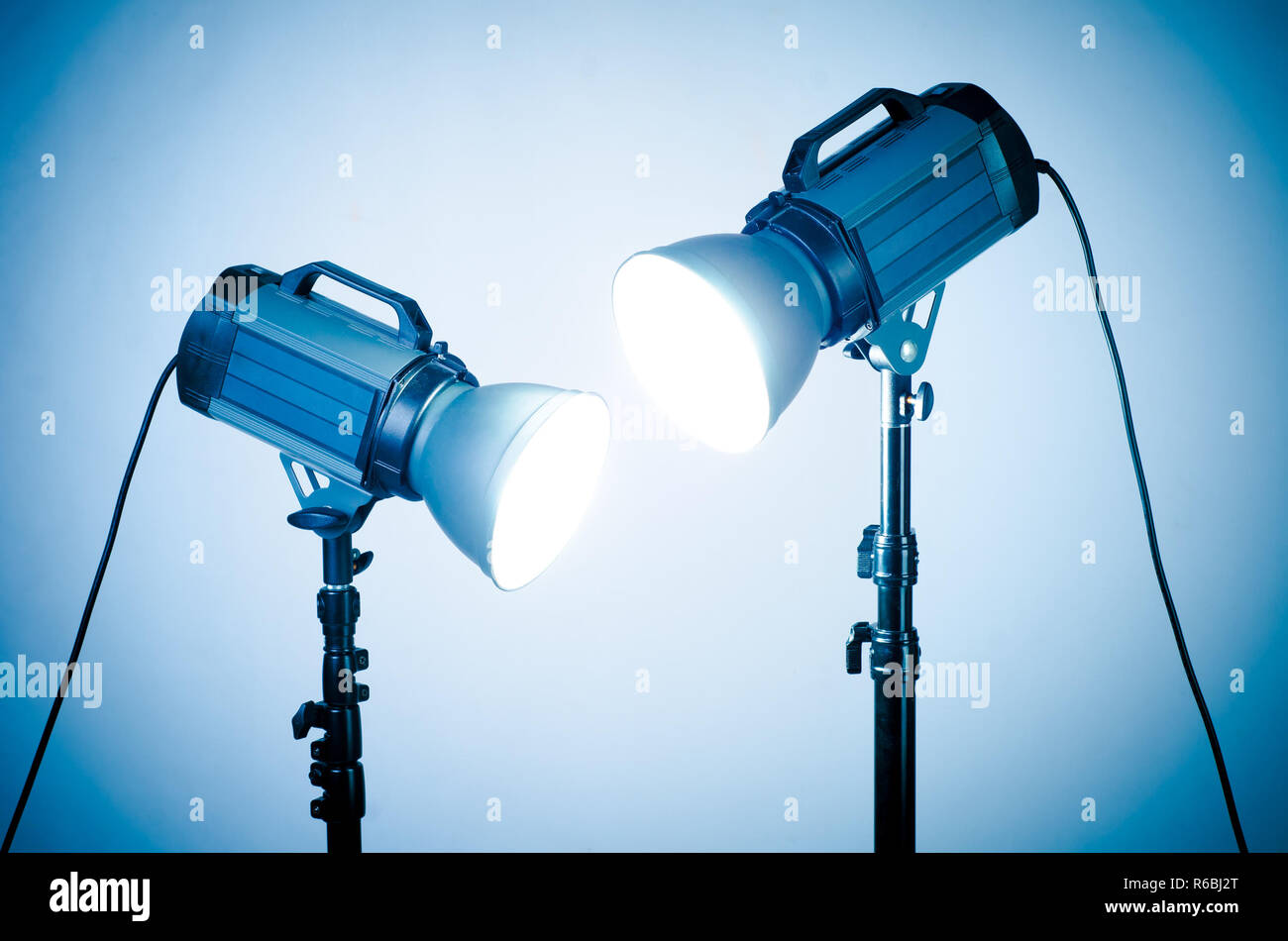 studio flash on a tripod Stock Photo Alamy