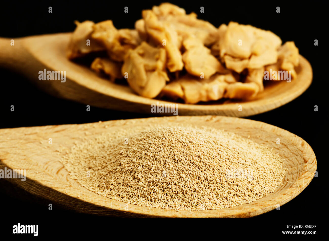 Baking Ingredient Yeast Powder Stock Photo Alamy
