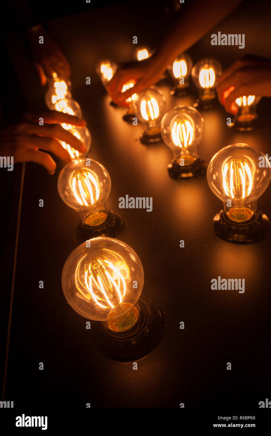 Touching halogen bulbs deals