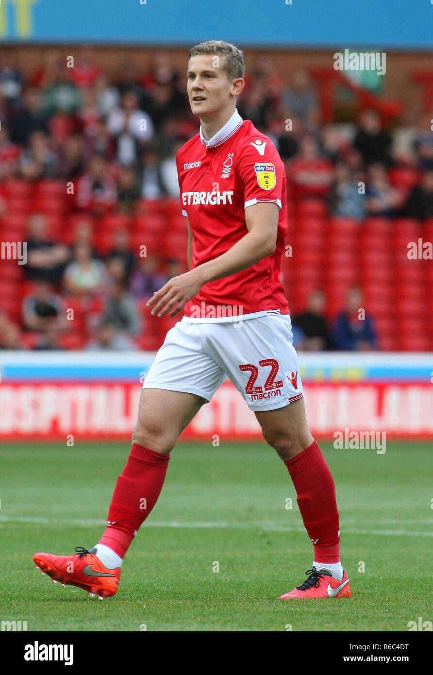 Ryan Yates in action for Nottingham Forest Stock Photo Alamy