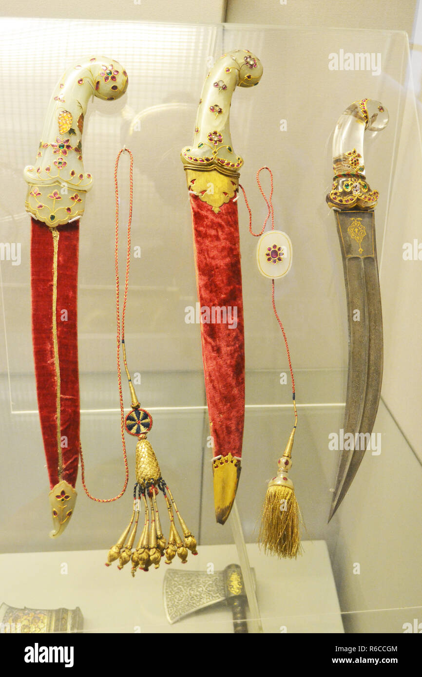 Daggers in the Islamic Gallery - a permanent exhibition at The British Museum, London, England, UK Stock Photo
