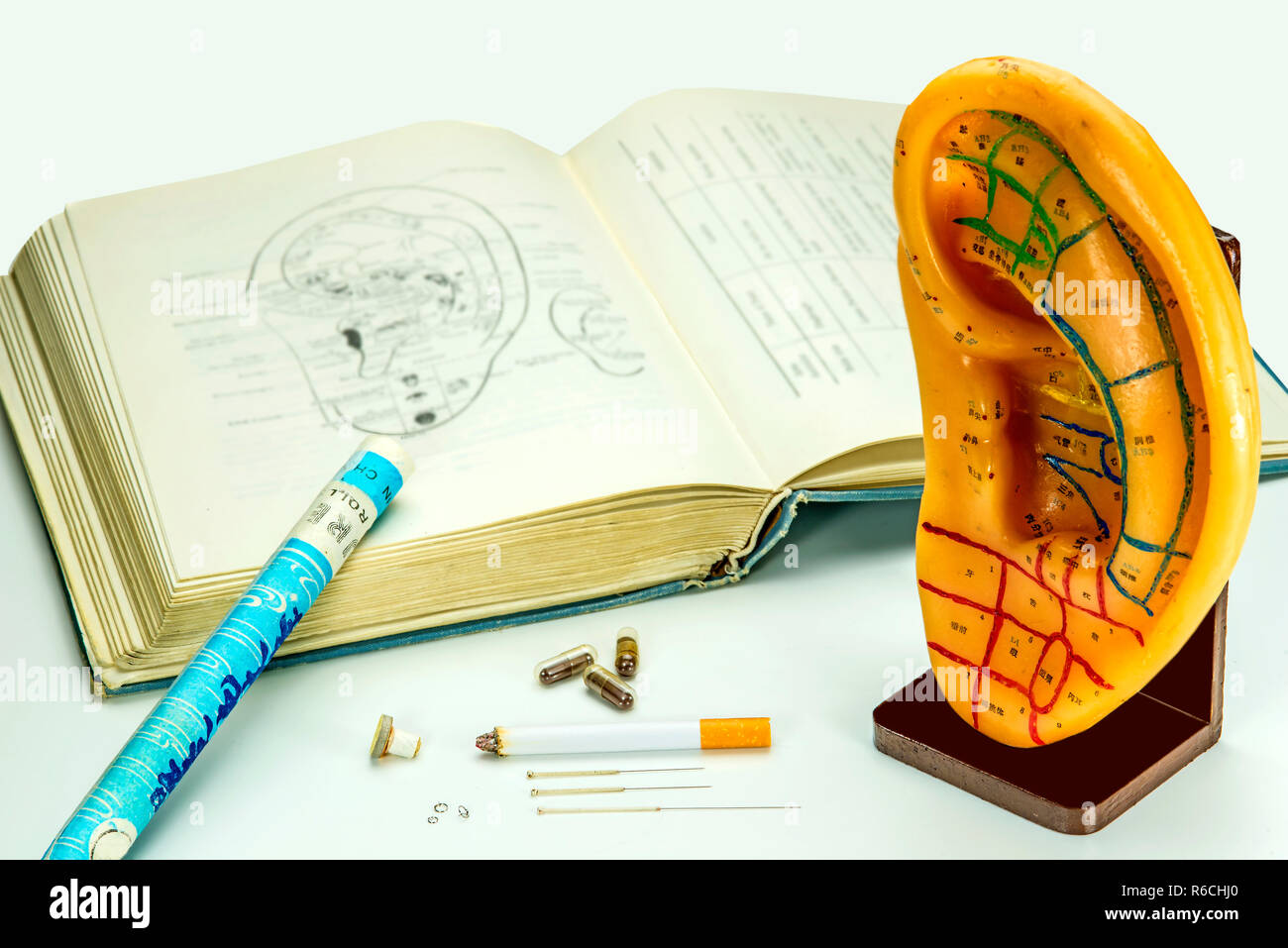 Acupuncture To Stop Smoking Stock Photo Alamy