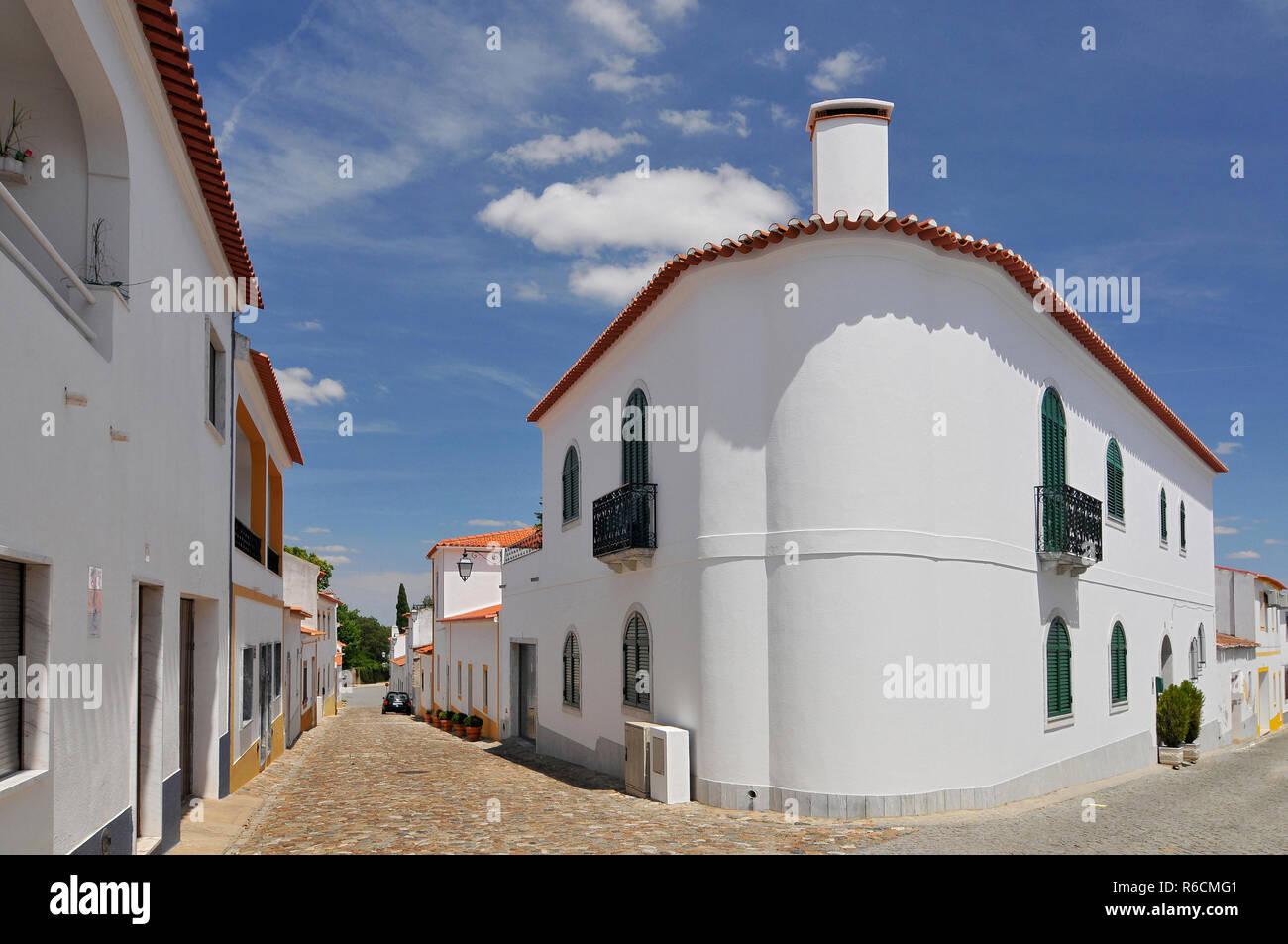 Portuguese village housing hi-res stock photography and images - Alamy